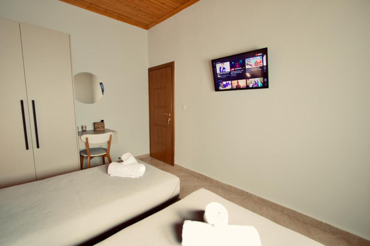 Enalio Beach House Nea Kallikrateia Exterior photo