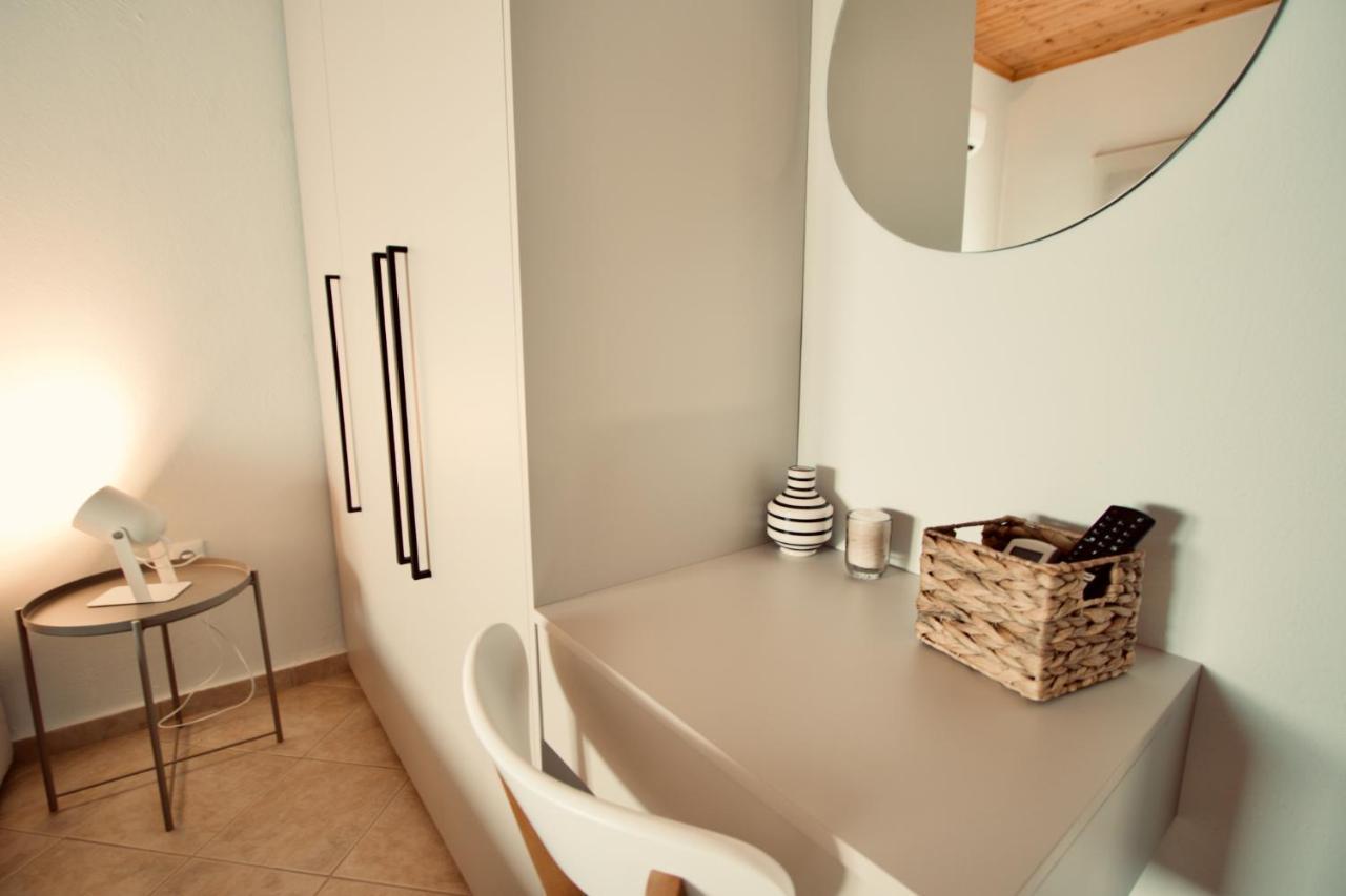 Enalio Beach House Nea Kallikrateia Exterior photo
