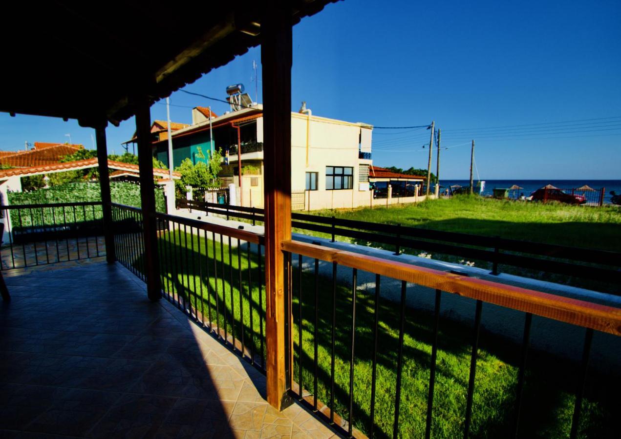 Enalio Beach House Nea Kallikrateia Exterior photo